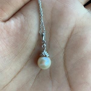 Salt water pearl necklace and earring
